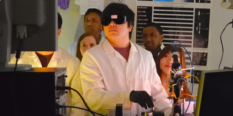 Students working together in research lab